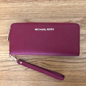 Michael Kors Jet Set Zip-Around Wallet